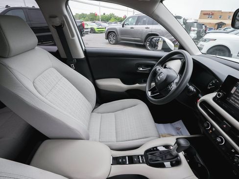 Used 2023 Honda HR-V LX image 42