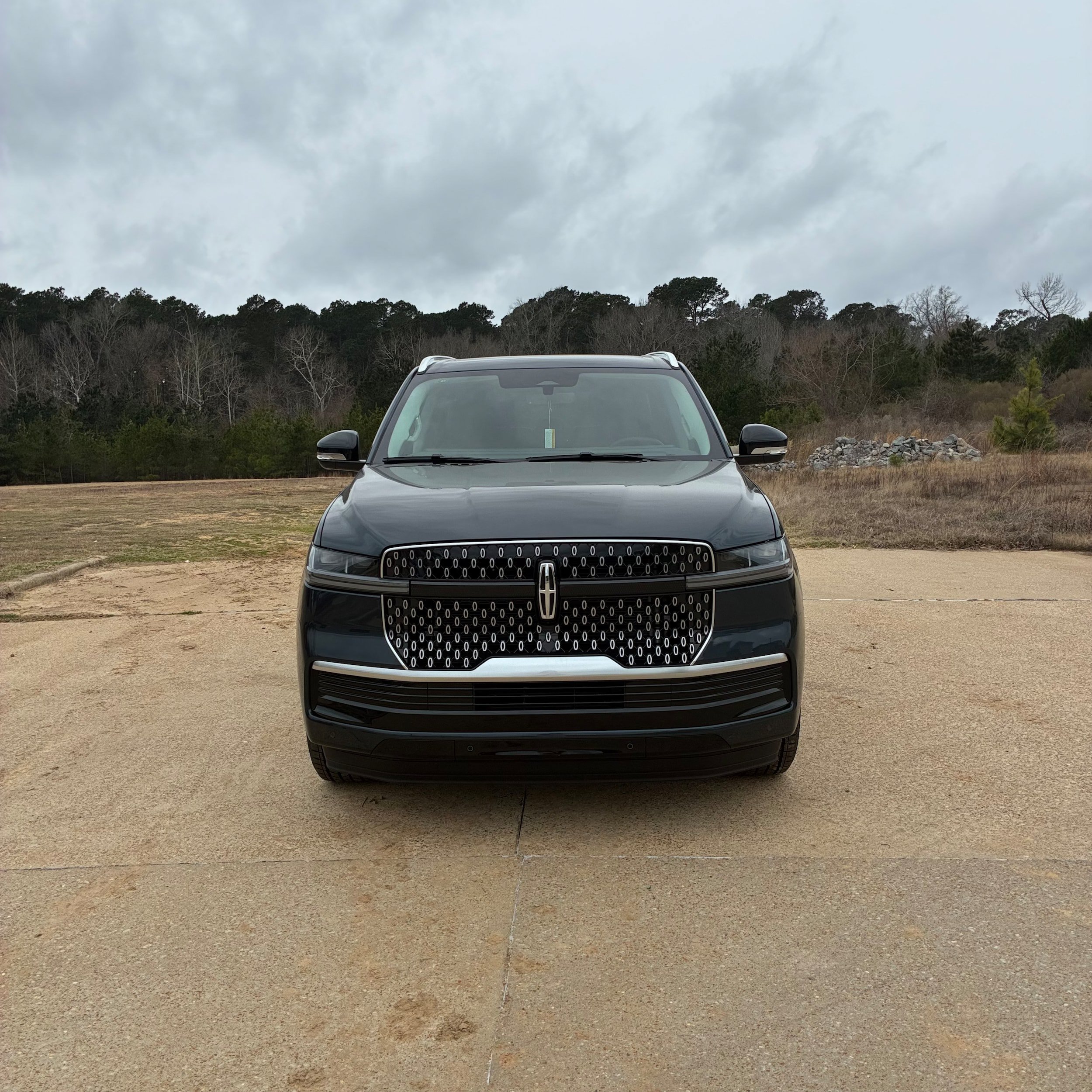 New 2025 Lincoln Navigator Reserve AWD/4WD image 2