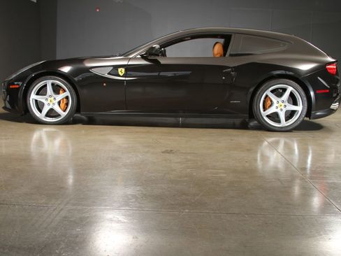 Used 2016 Ferrari FF image 46