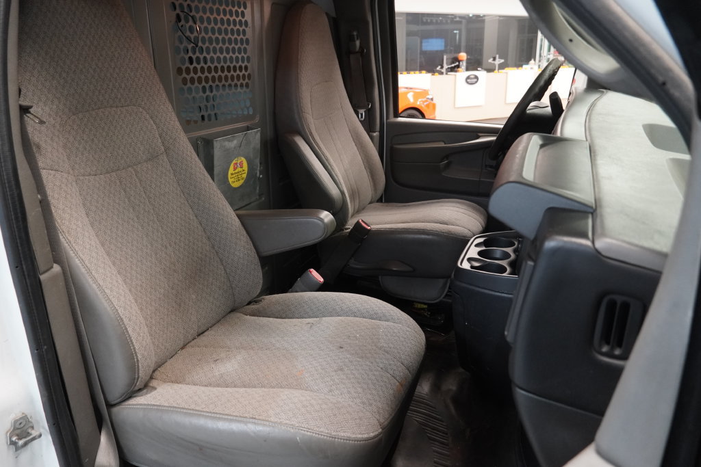 Used 2014 GMC Savana 2500 RWD image 25