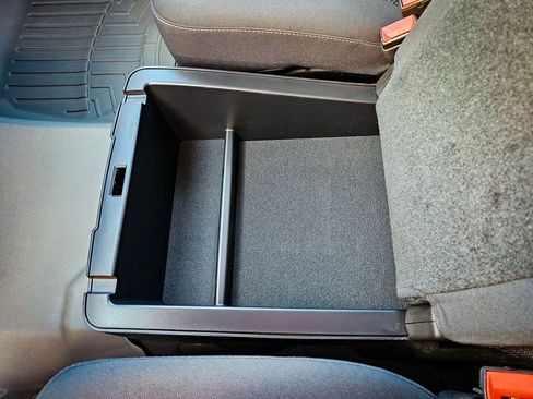 Used 2017 Chevrolet Silverado 1500 LT w/ LT Convenience Package image 28