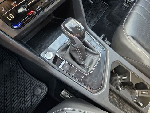 Used 2022 Volkswagen Tiguan SE R-Line FWD image 30