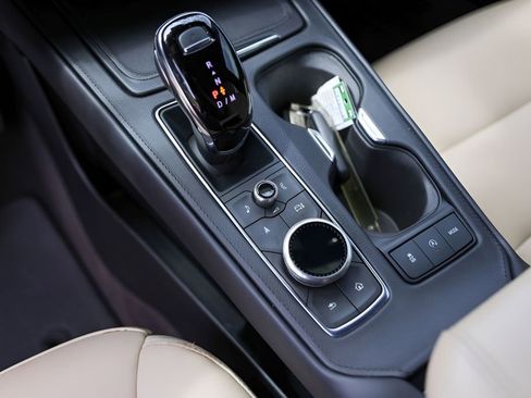Certified 2024 Cadillac XT4 Luxury FWD image 18