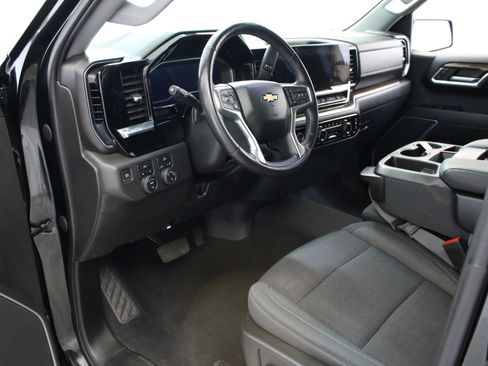 Used 2022 Chevrolet Silverado 1500 LT AWD/4WD image 24