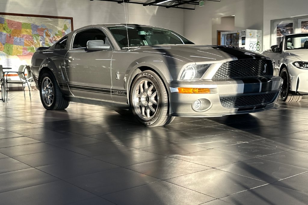 Used 2009 Ford Mustang Shelby GT500 RWD image 2