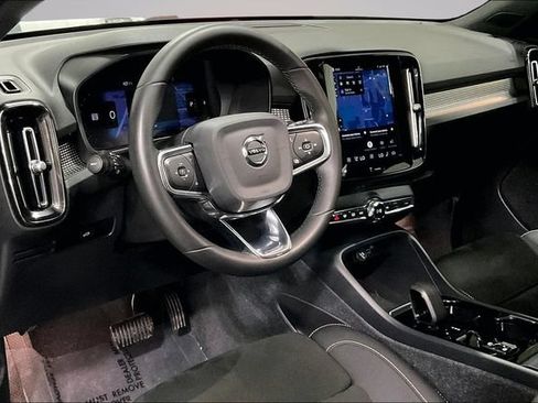 Certified 2023 Volvo XC40 B5 Plus w/ Climate Package AWD/4WD image 17