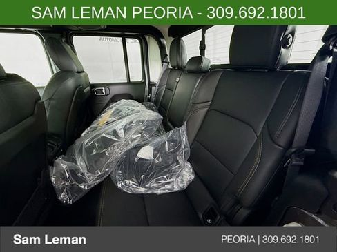 New 2026 Jeep Gladiator Sahara image 23