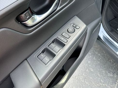 Used 2025 Honda CR-V Sport image 14