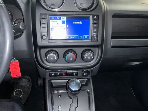 Used 2012 Jeep Compass Latitude w/ Sun/Sound Group image 19