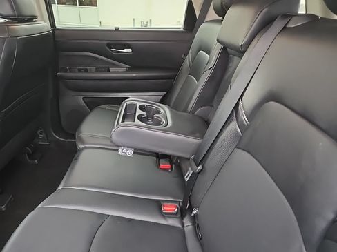 Used 2025 Nissan Pathfinder SL AWD/4WD image 24