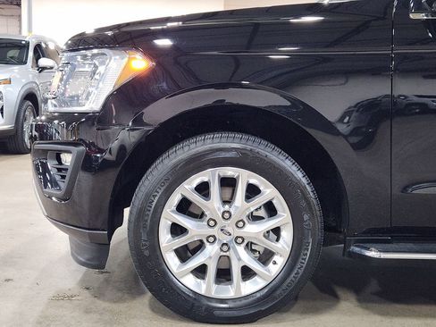Used 2020 Ford Expedition XLT w/ Equipment Group 202A image 6