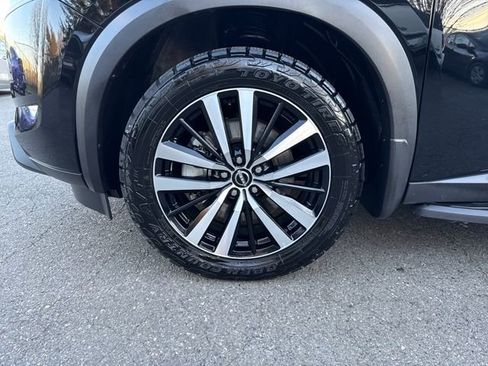 Used 2024 Nissan Pathfinder Platinum w/ Lighting Package (N93) image 32