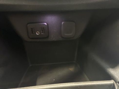 Used 2020 Chevrolet Traverse LT image 27