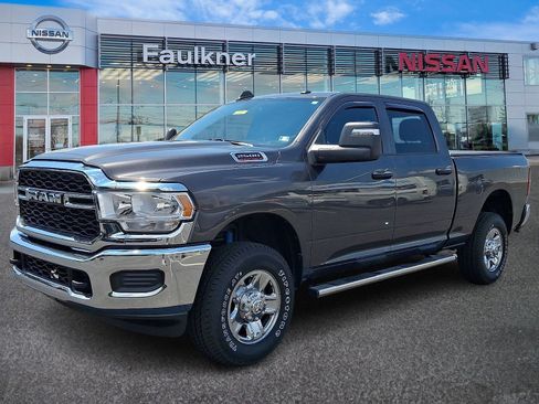 Used 2024 RAM 2500 Tradesman w/ Chrome Appearance Group AWD/4WD image 3