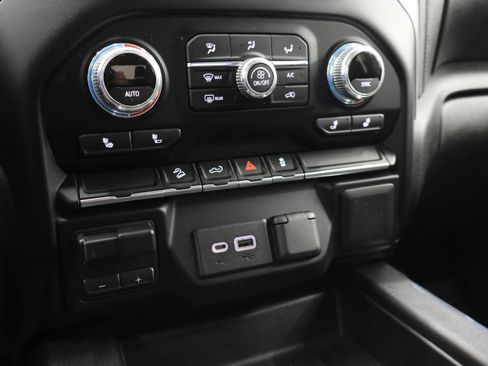 Used 2021 GMC Sierra 2500 SLE w/ X31 Off-Road Package AWD/4WD image 38