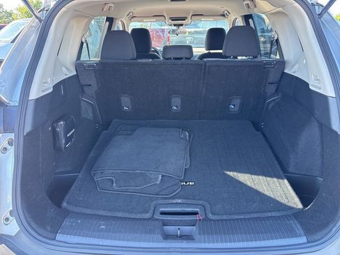 Used 2023 Nissan Rogue SV AWD/4WD image 9