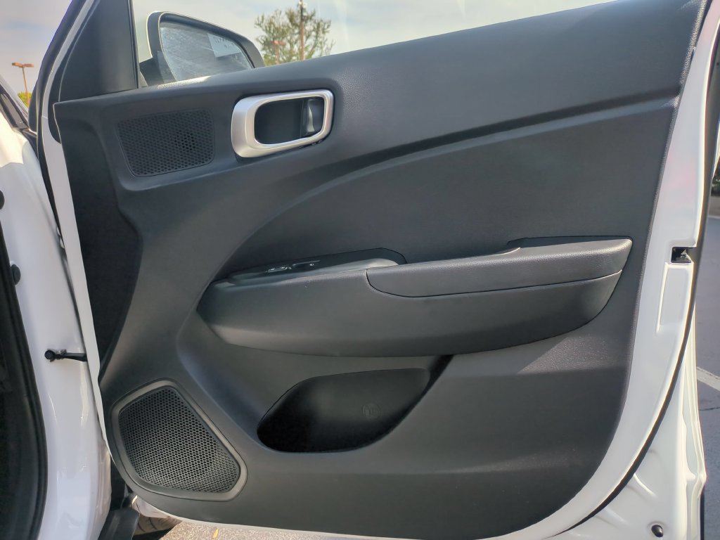 Used 2026 Hyundai Venue SEL FWD image 32