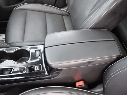 Used 2021 Buick Envision Essence FWD image 31