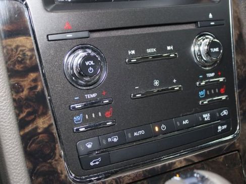 Used 2015 Lincoln Navigator 2WD image 18