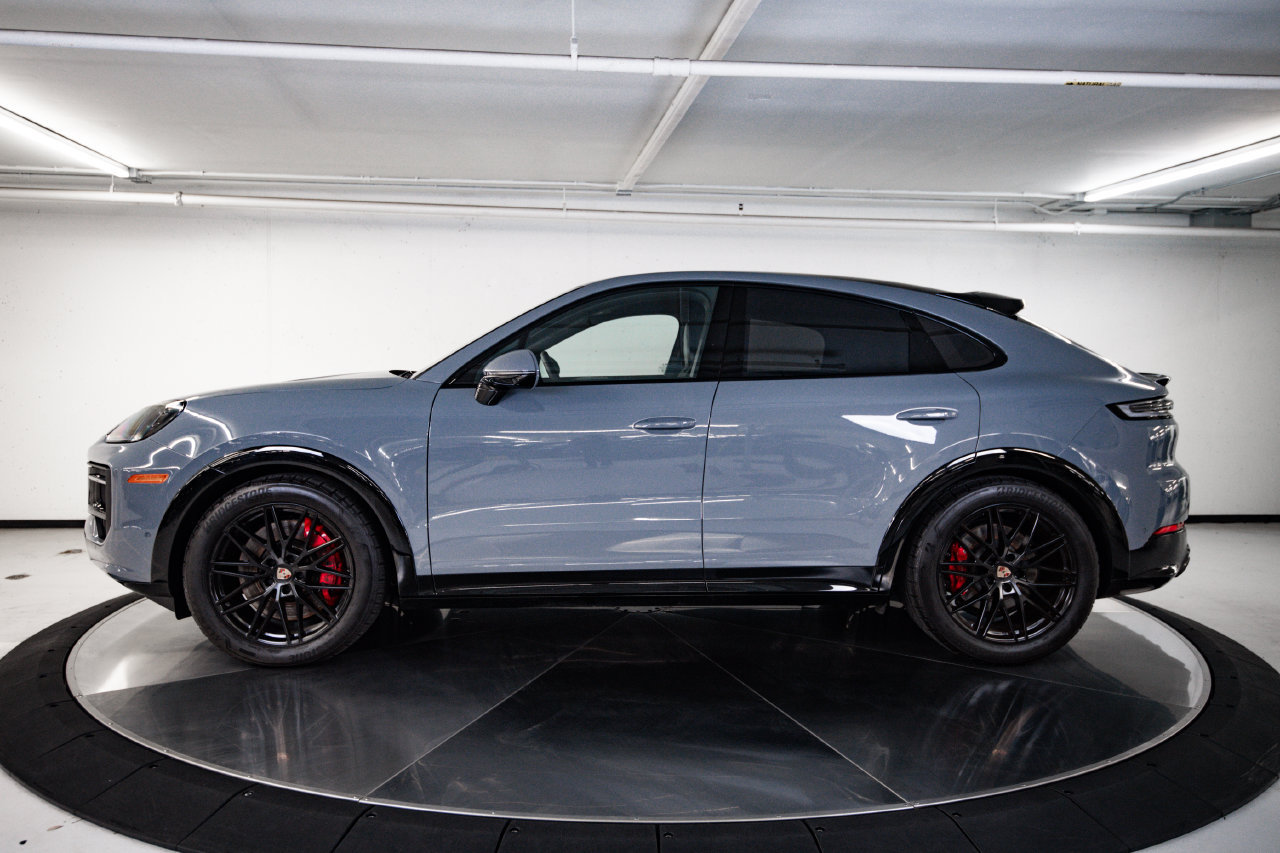Certified 2026 Porsche Cayenne GTS AWD/4WD image 2