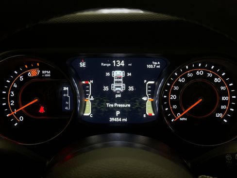 Used 2021 Jeep Wrangler Sport image 13