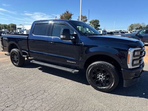 Used 2023 Ford F250 Lariat w/ Black Appearance Package image 7