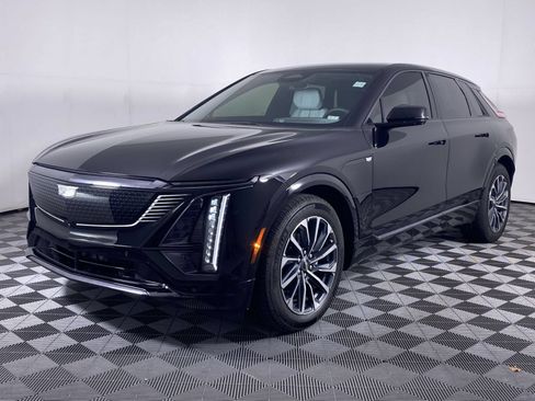 Certified 2024 Cadillac Lyriq Sport AWD/4WD image 17