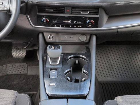 Certified 2023 Nissan Rogue SV FWD image 19