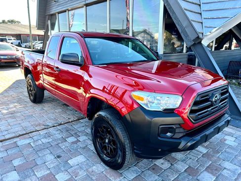 Used 2019 Toyota Tacoma 2WD Access Cab image 3