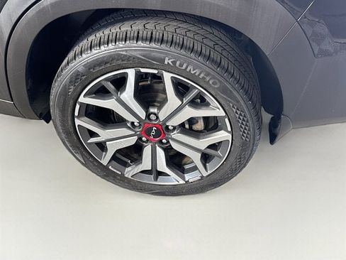 Certified 2023 Kia Seltos SX w/ SX Sunroof Package AWD/4WD image 32