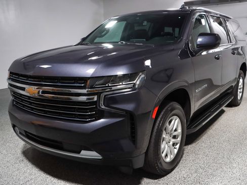 Used 2023 Chevrolet Suburban LT image 36