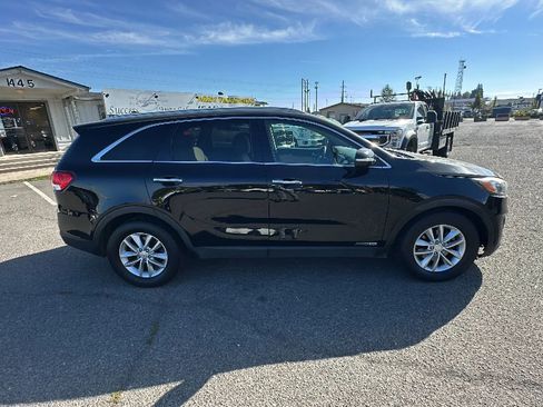 Used 2016 Kia Sorento LX AWD/4WD image 3