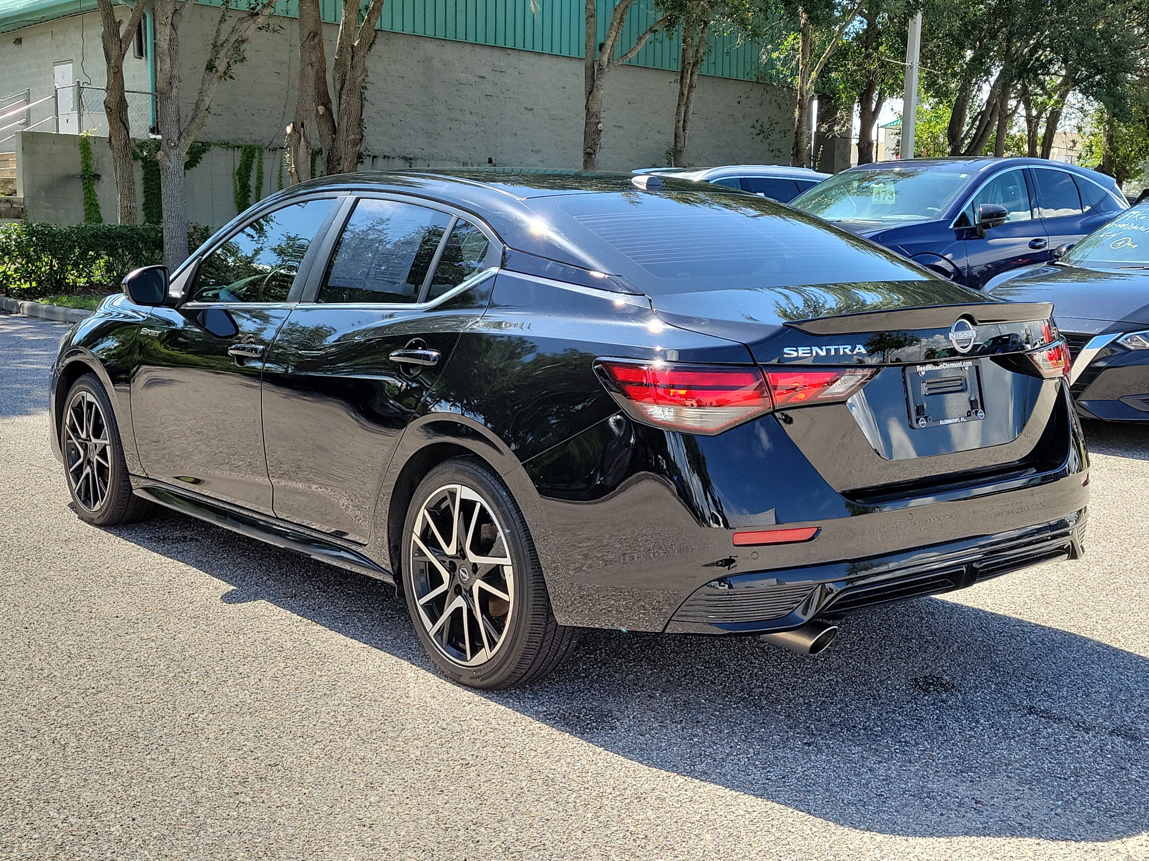 Certified 2025 Nissan Sentra SR FWD image 8