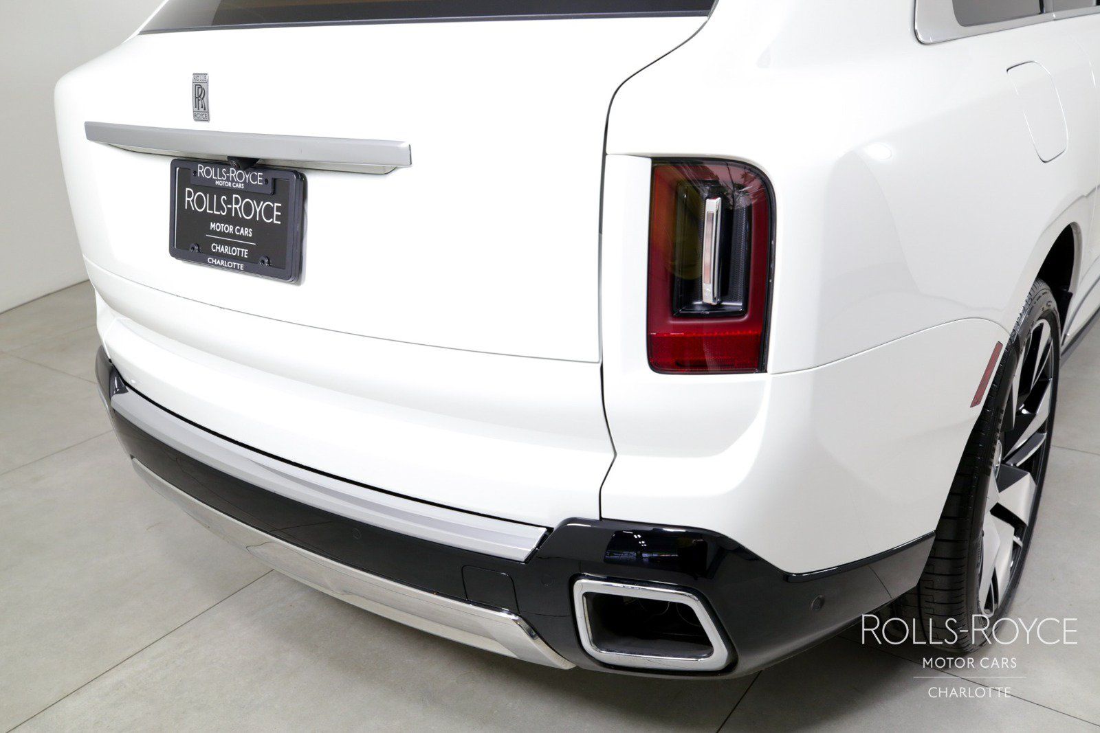 Used 2025 Rolls-Royce Cullinan AWD/4WD image 38