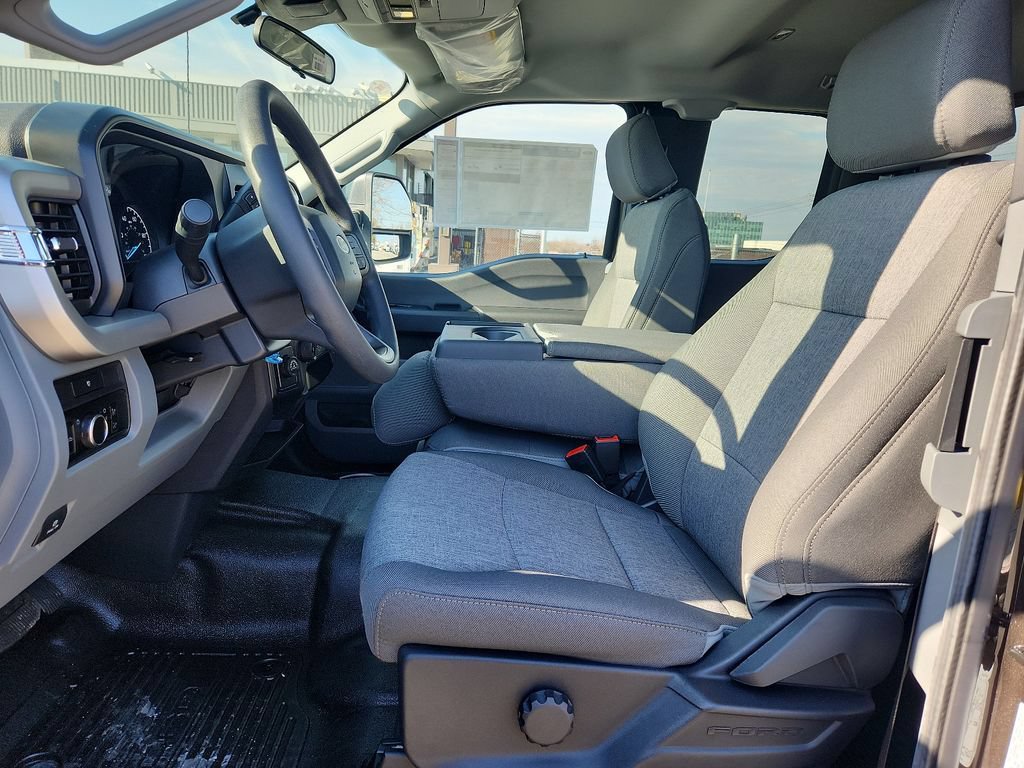Used 2024 Ford F350 XL w/ 360-Degree Camera Package RWD image 6