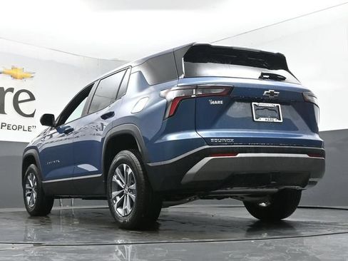 New 2026 Chevrolet Equinox LT w/ Convenience Package II FWD image 5