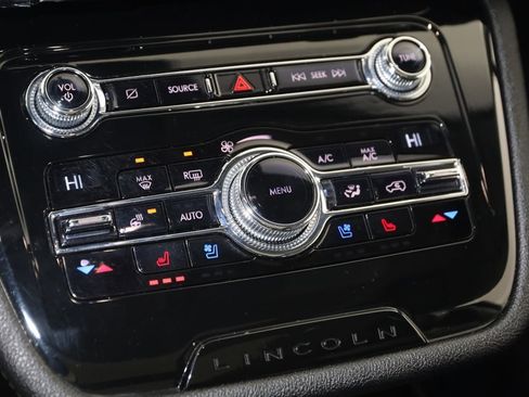 Used 2020 Lincoln Corsair FWD w/ Premium Package image 26