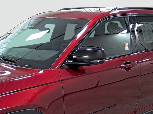 New 2025 Jeep Grand Cherokee Altitude image 8