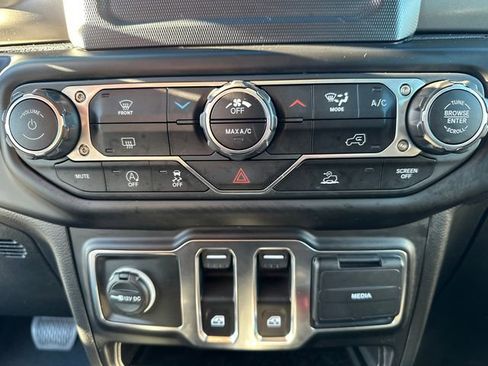 Used 2023 Jeep Wrangler Sport S image 26