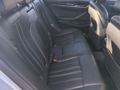 Used 2018 BMW 530i xDrive w/ Premium Package image 22