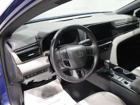 Used 2025 Toyota Camry SE w/ Convenience Package AWD/4WD image 16