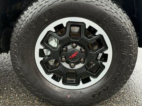 Used 2025 Toyota 4Runner TRD Off-Road image 9