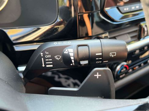 Used 2023 Nissan Pathfinder SV AWD/4WD image 14