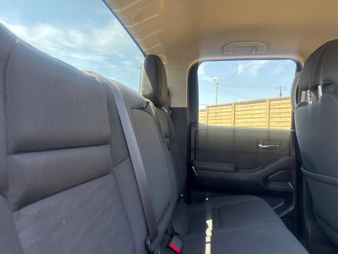 Used 2022 Nissan Frontier SV AWD/4WD image 27
