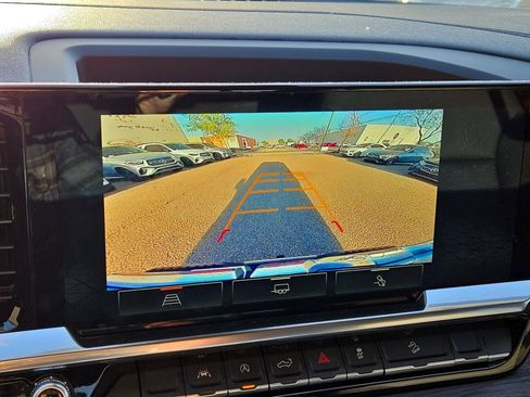 Used 2024 GMC Sierra 1500 SLT w/ SLT Convenience Package image 18