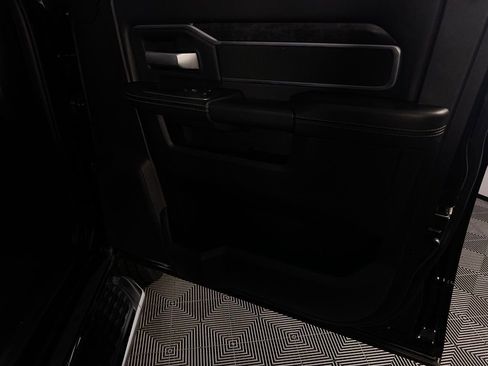 Used 2024 RAM 2500 Big Horn w/ Bed Utility Group image 29