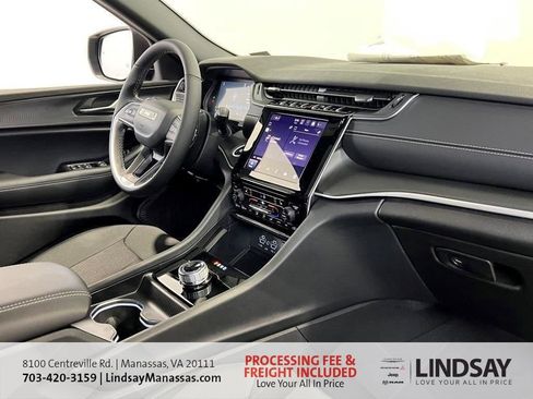 New 2025 Jeep Grand Cherokee Laredo X w/ Luxury Tech Group I image 11