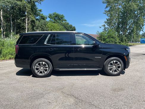 Used 2025 Chevrolet Tahoe LS AWD/4WD image 4
