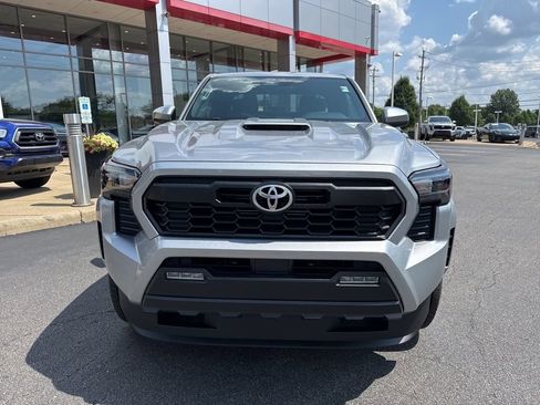 New 2025 Toyota Tacoma TRD Sport image 8