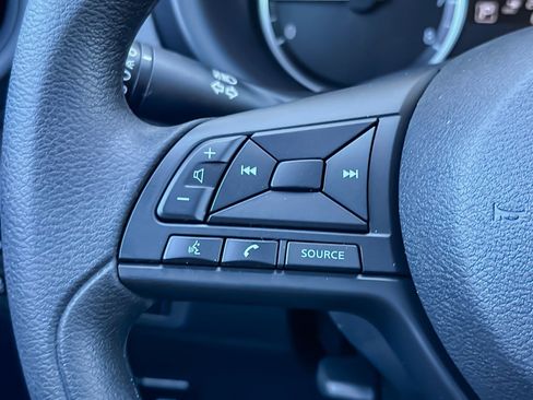 Used 2025 Nissan Kicks Play S image 28